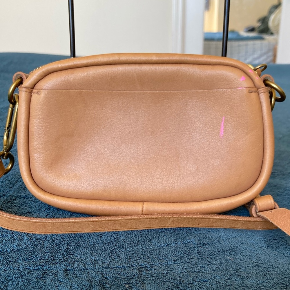 Madewell The Leather Carabiner Mini Crossbody Bag Muted Shell